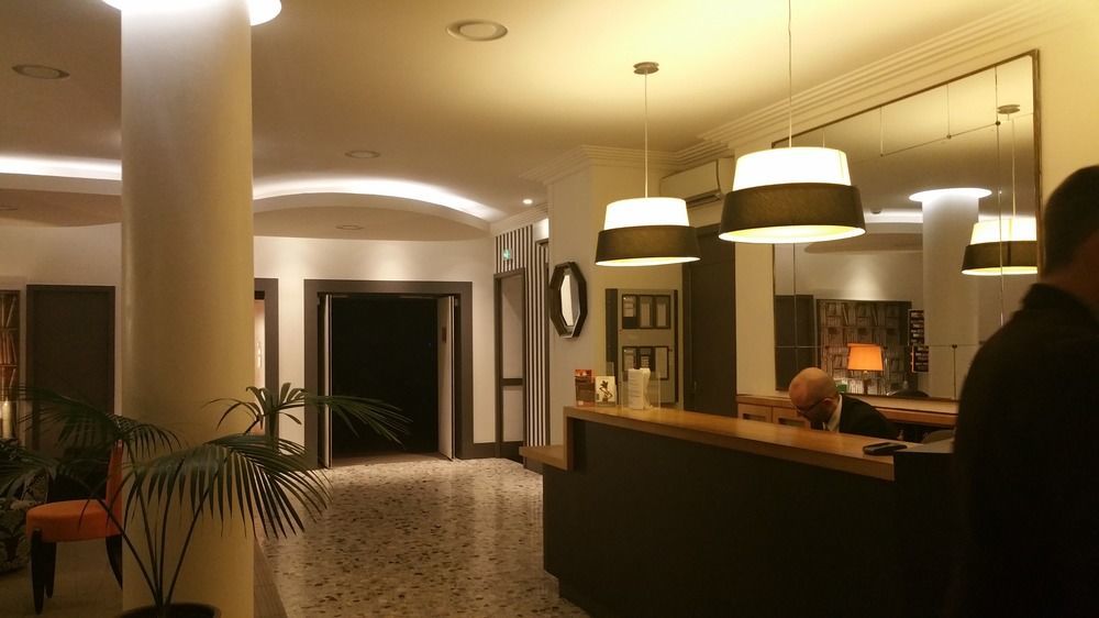 Hotel Raymond 4 Toulouse Exteriör bild