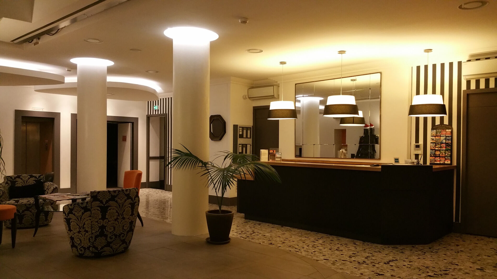 Hotel Raymond 4 Toulouse Exteriör bild